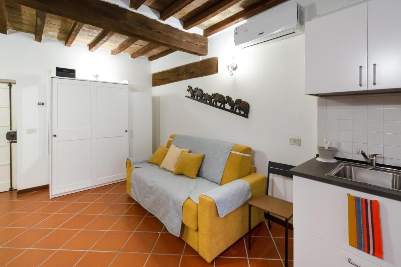 Parma Portici Antichi Monolocale A 5 Min Dal Duomo Apartment Exterior photo